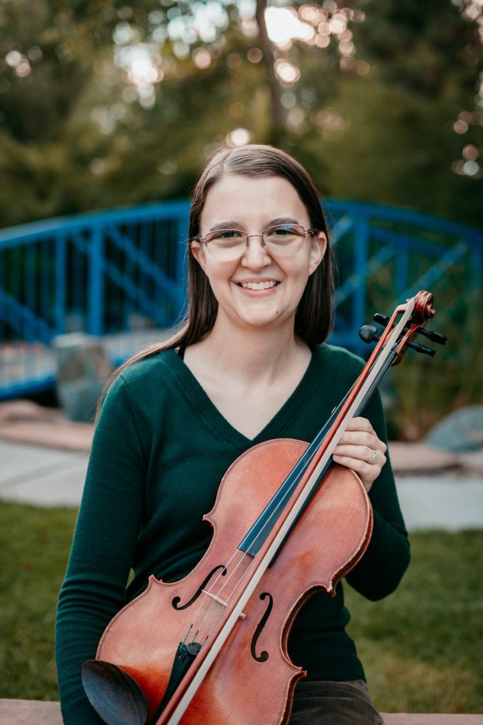 Sabrina Romney Lloyd Headshot